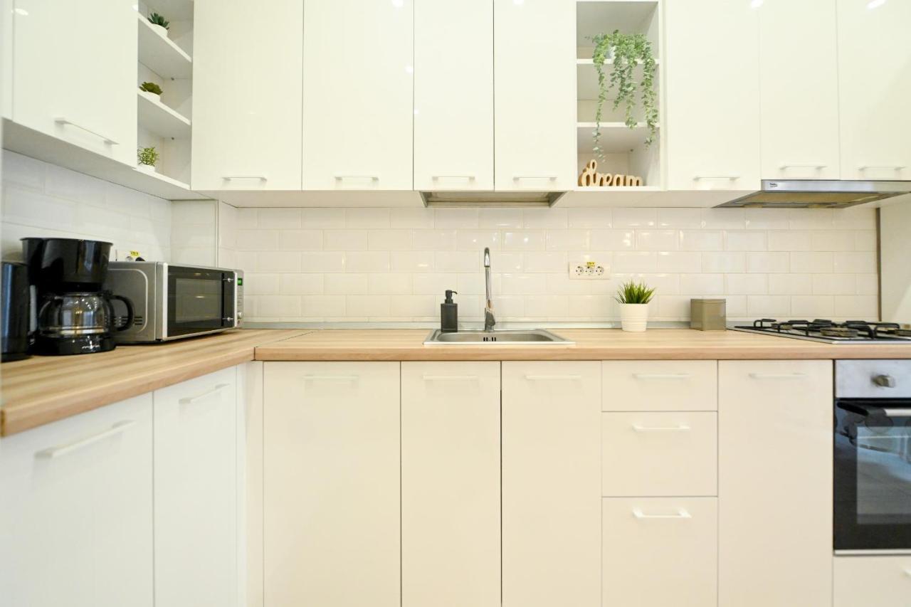 Splendid 2Br Apartment With Breathtaking Views Of Casa Poporului Бухарест Экстерьер фото