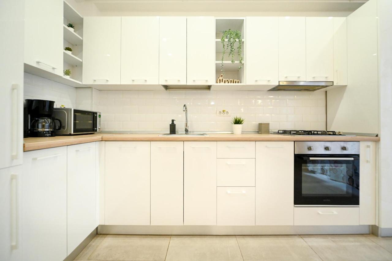 Splendid 2Br Apartment With Breathtaking Views Of Casa Poporului Бухарест Экстерьер фото